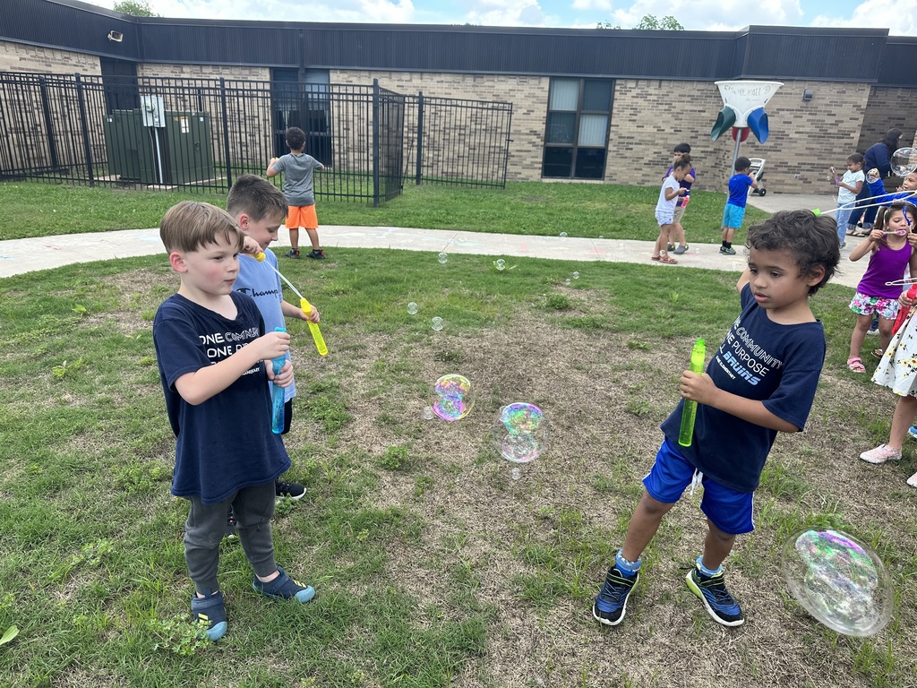 Kinder Bubble Day